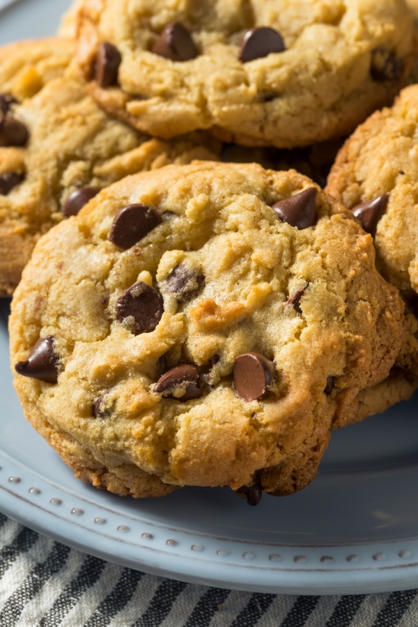 easy Oatmeal Chocolate Chip Peanut Butter Cookies