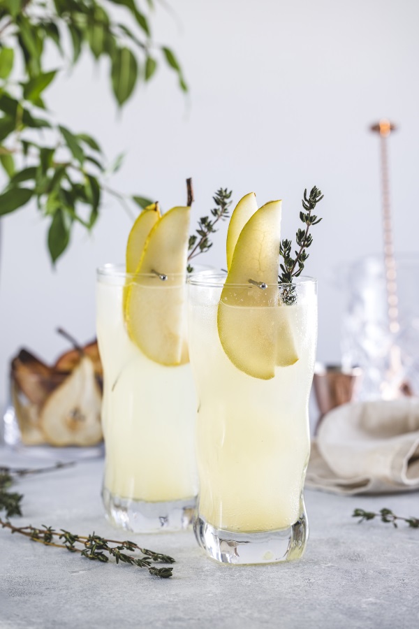 Pear rum Collins cocktail recipe