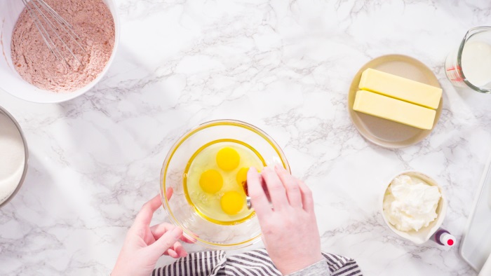 stir in vanilla into the eggs mixture